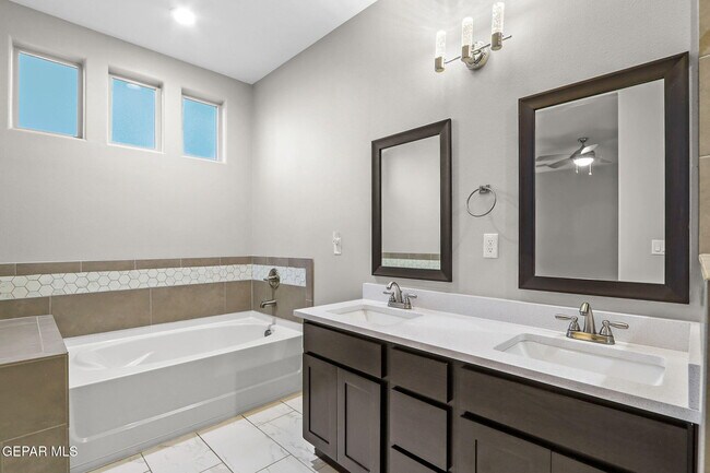 Building Photo - 3496 David Palacio Dr