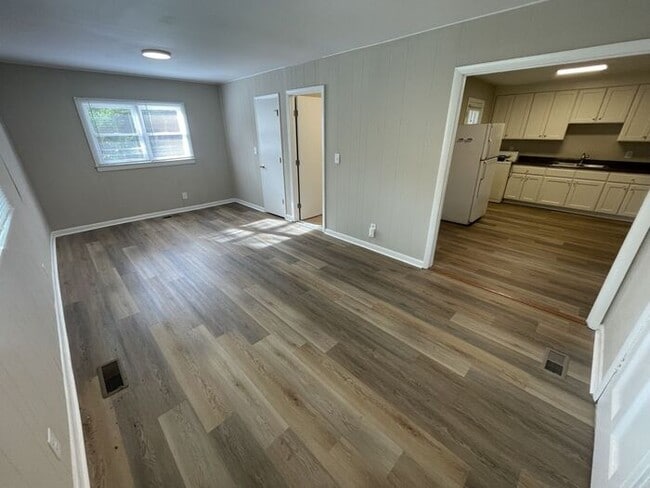 Building Photo - Home For Rent