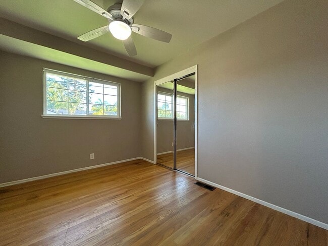 Building Photo - Spacious Single-Story 4BR Home with Bonus ...
