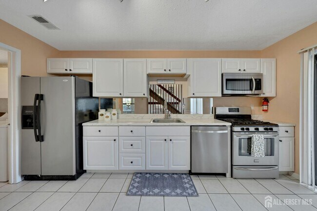 Building Photo - 148 Linda Ln