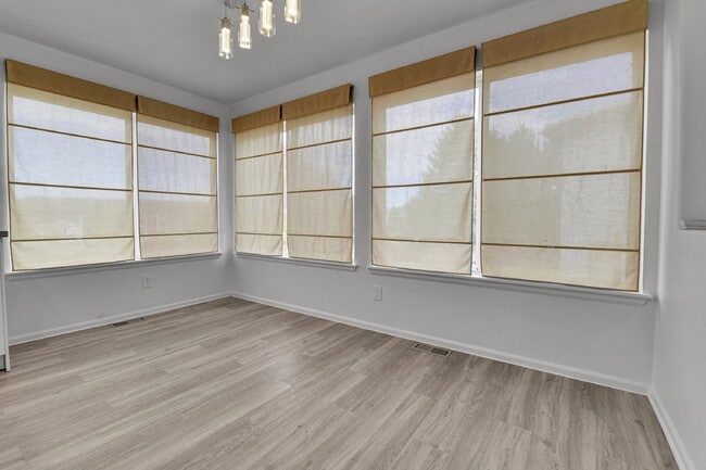 Building Photo - $2,450.00, 3-bed, 2-bath, located in Denver.
