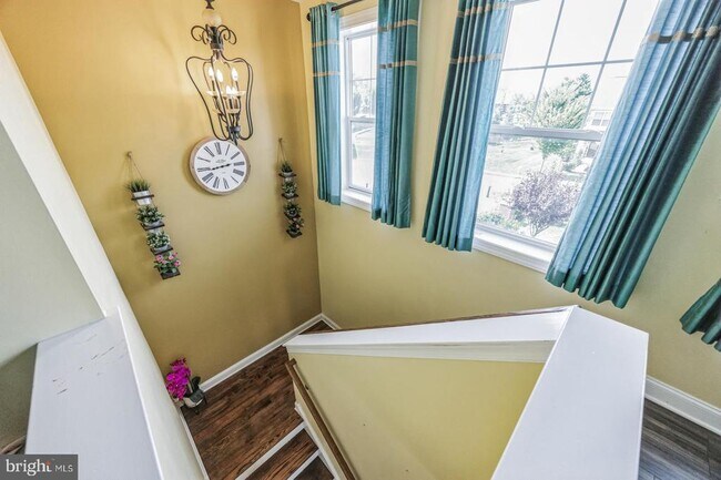 Building Photo - 105 Elton Farm Cir