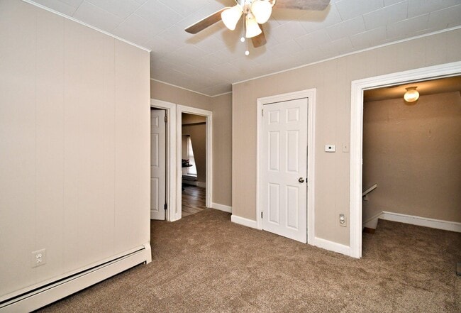 Building Photo - 563 King St