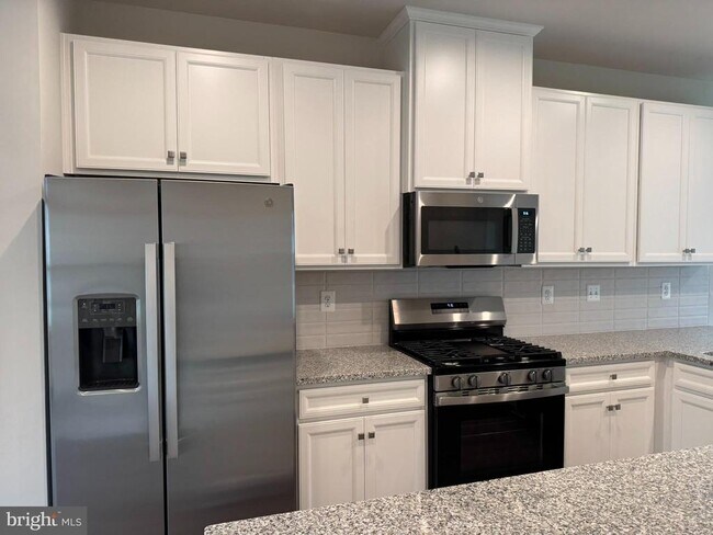 Building Photo - 132 Bethlehem Pl