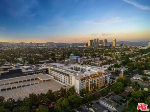 Building Photo - 2455 Overland Ave