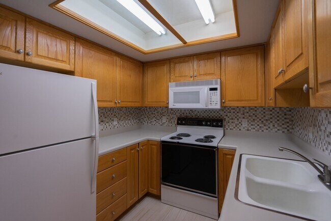 Building Photo - 2 Bedroom & 2 Bath Available in St. George!