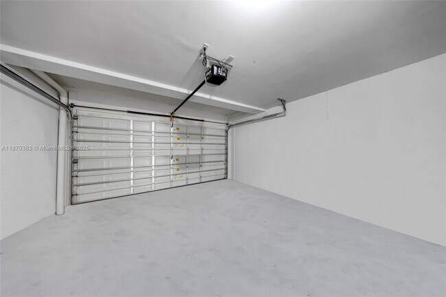 Building Photo - 2900 Hidden Harbour Ct