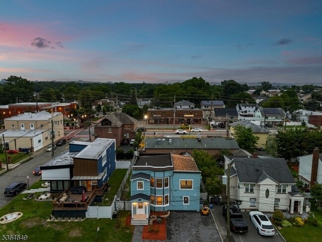 Building Photo - 70 Bruno St