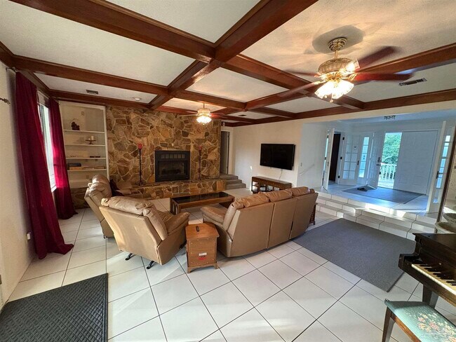 Building Photo - 8755 Thunderbird Dr