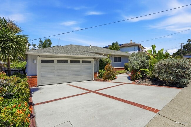 Building Photo - 1733 Benedict Dr