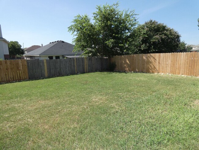Building Photo - 6920 Meadow Way Ln