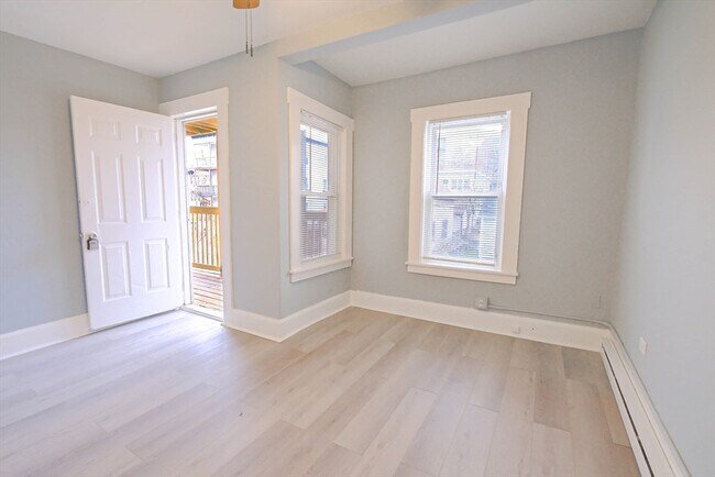 Building Photo - 105 Clarendon St