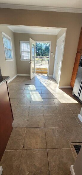 Building Photo - 2278 Venetian Dr SW