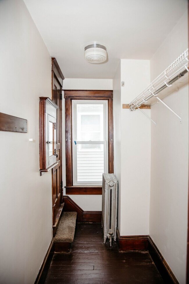 Building Photo - 33 E Gramby St