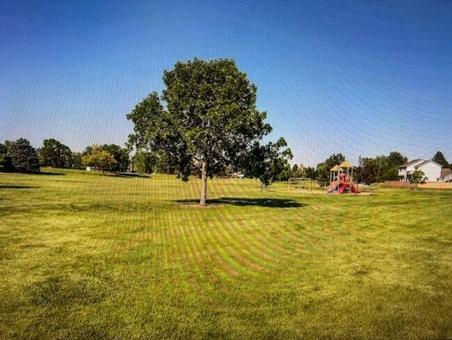 Building Photo - Immaculate Updated 2-Bedroom, 2-Bath Ground-Level Condo in Broomfield  - Miramonte Ranch