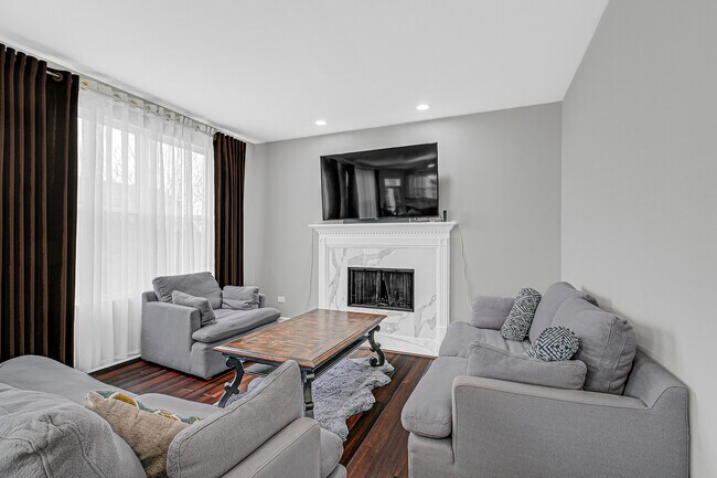 Building Photo - 5103 Gardiner Glenn Dr