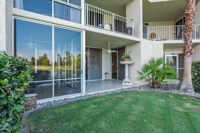 Building Photo - 900 Island Dr