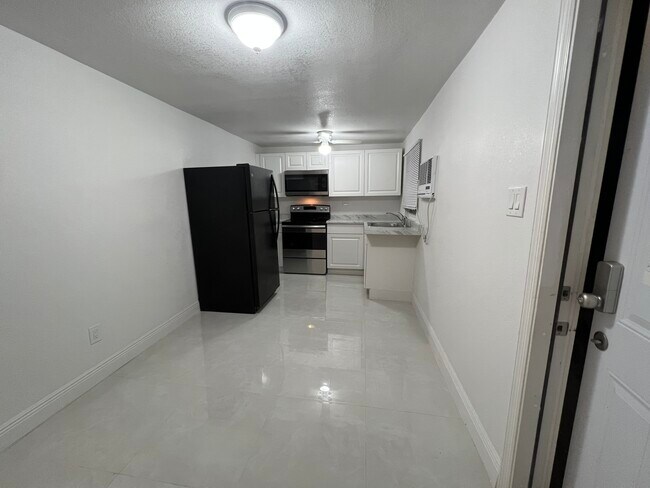 Primary Photo - 1300 NE 47th Ct