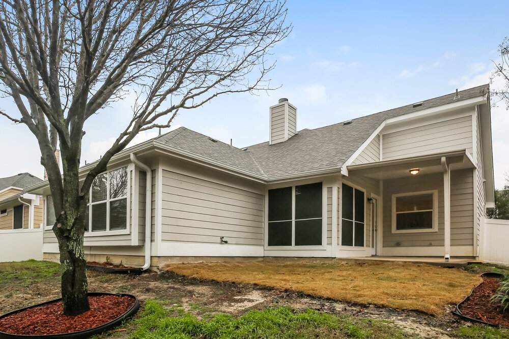 Building Photo - 308 Creekview Dr