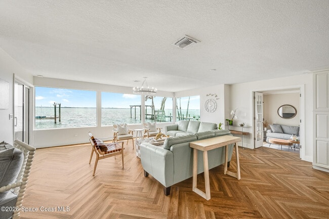 Building Photo - 1110 S Banana River Dr