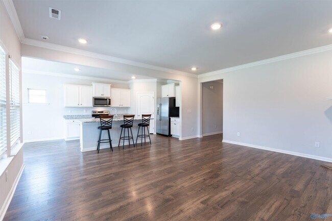 Building Photo - 22654 Regent Dr