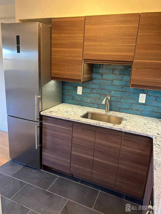 Building Photo - 123 S Adelaide Ave