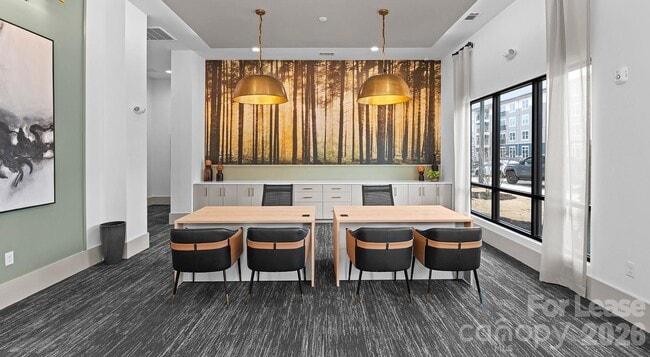 Building Photo - 2546 Perimeter Pointe Pkwy