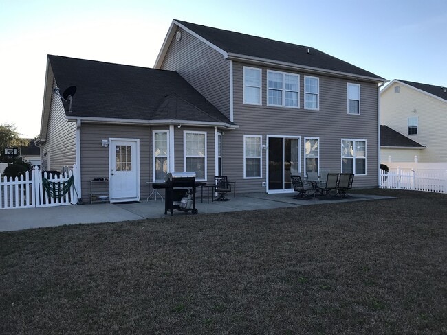 Building Photo - 717 Gazania Ln