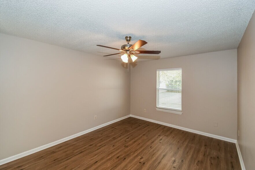 Building Photo - 11093 Coldfield Dr