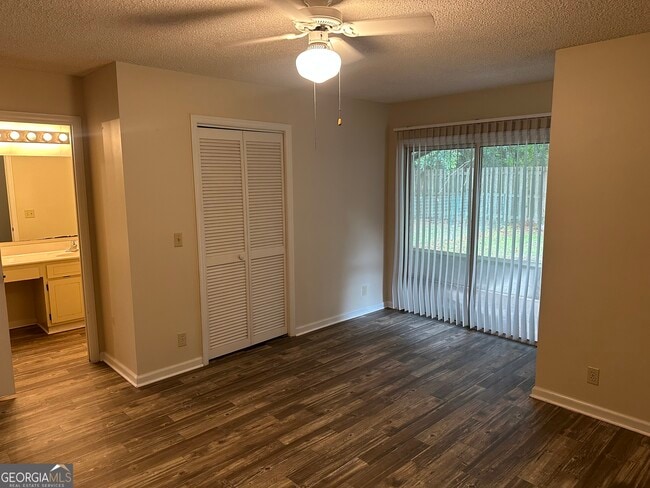 Building Photo - 114 E Lakemont Dr