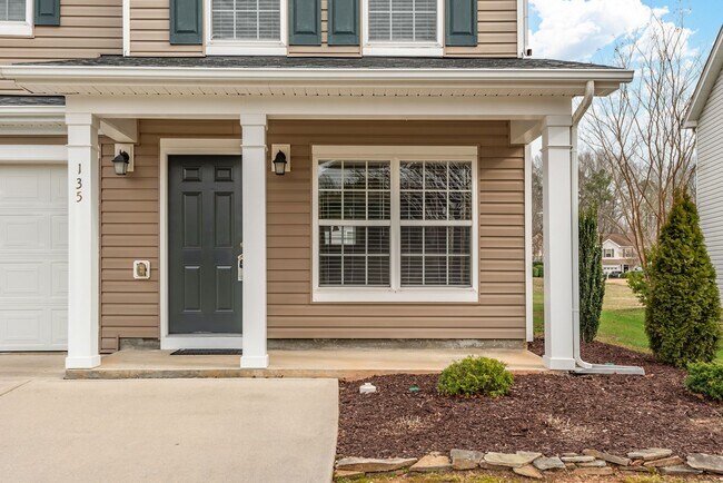 Building Photo - 135 Bellfare Dr