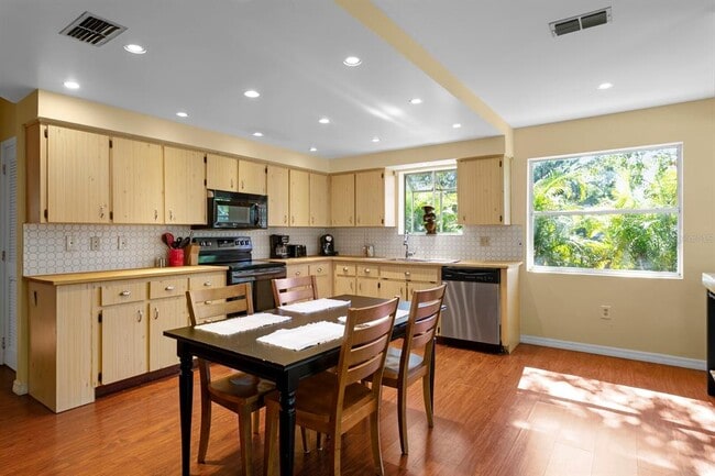 Building Photo - 1343 Highland Ave NW