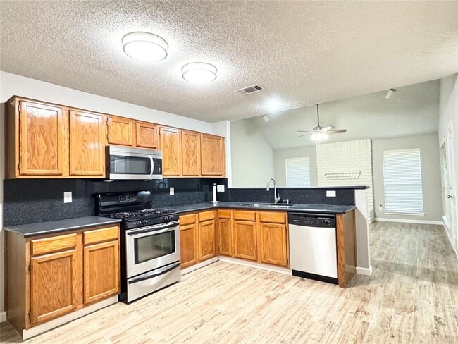 Building Photo - 406 Beverly Ln