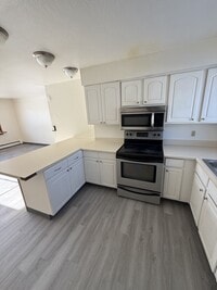 Building Photo - 829 17th Ave