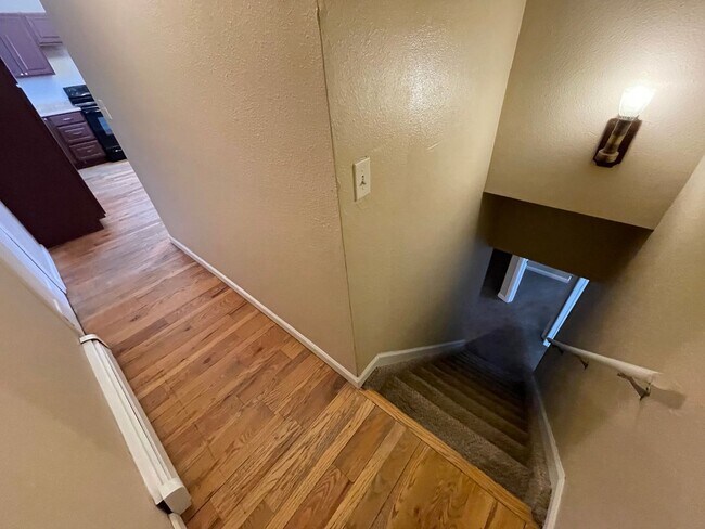 Building Photo - 616 Zion Dr
