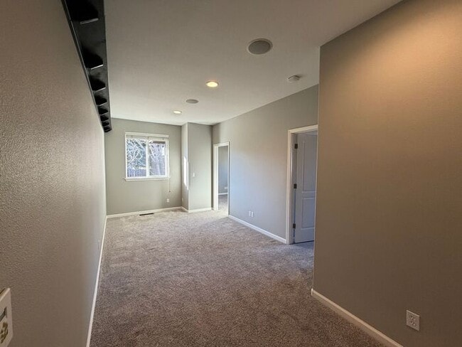 Building Photo - 1199 Manzanita Ln