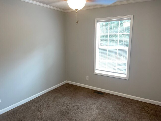 Building Photo - Beautiful 3 Bedroom Home in Lockwood Community!