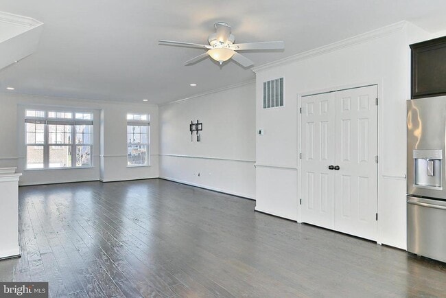 Building Photo - 210 Apsley Terrace