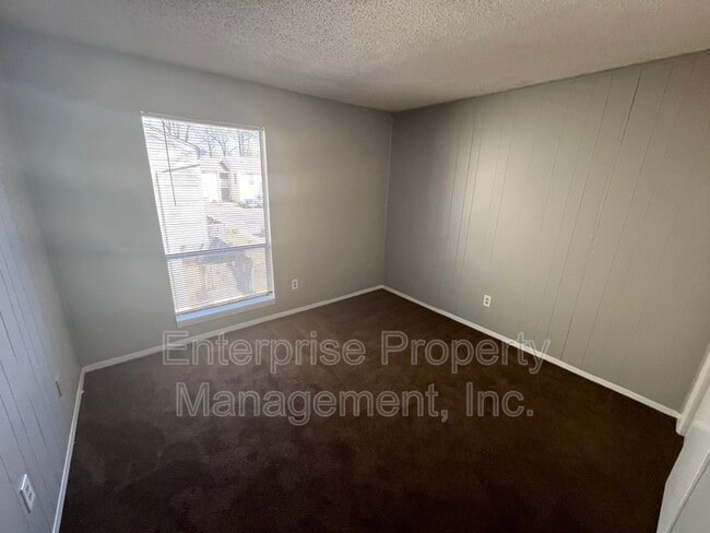 Building Photo - 2827 Sonora Dr