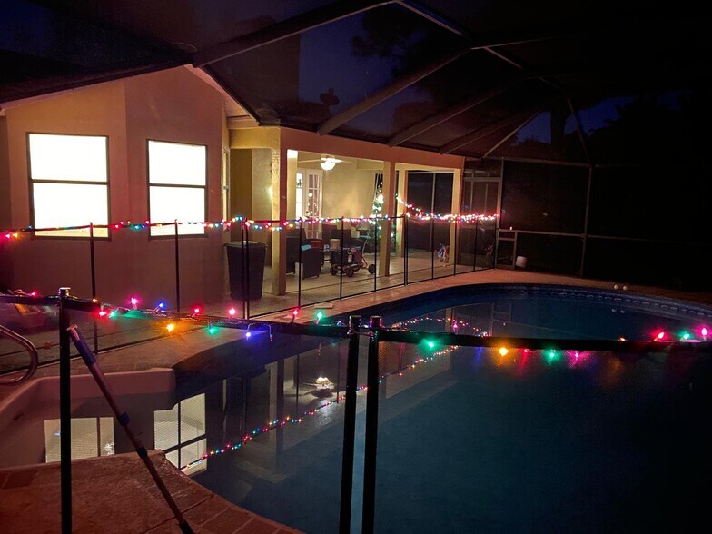 Building Photo - 2265 SW Edison Cir