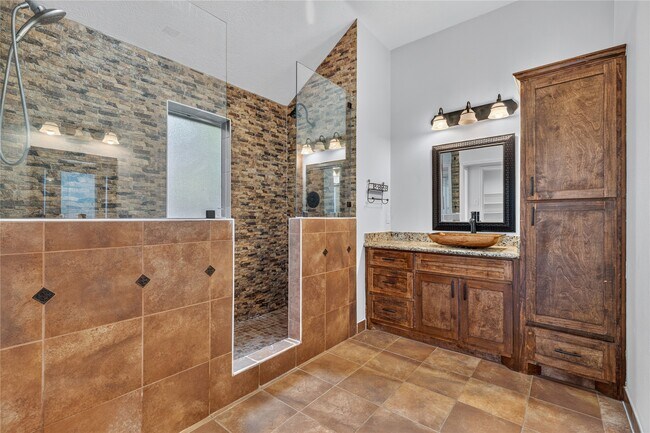 Building Photo - 7206 Glen Rosa Dr