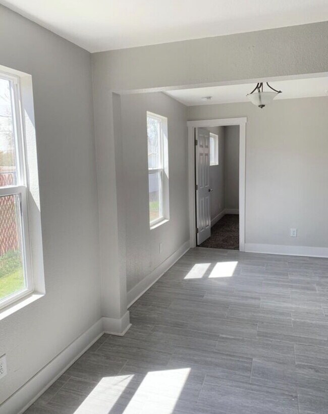 Building Photo - "Charming 3-Bedroom Retreat in Aurora - Cozy 1095 Sq Ft Home Ready for You!"