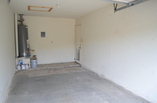 Building Photo - 8203 West Gate Blvd