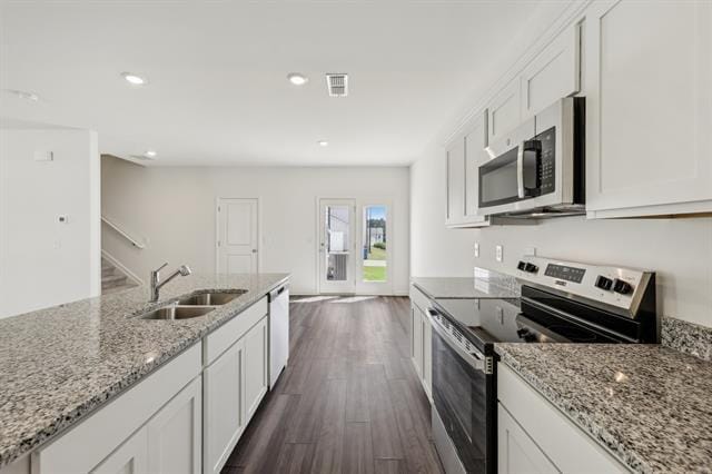 Building Photo - 3225 Landslide Dr