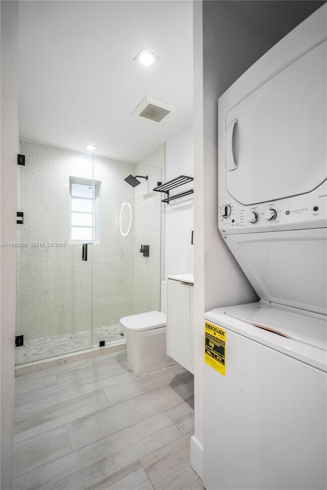 Building Photo - 960 Jefferson Ave