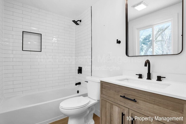 Building Photo - 4403 Paxton Dr S