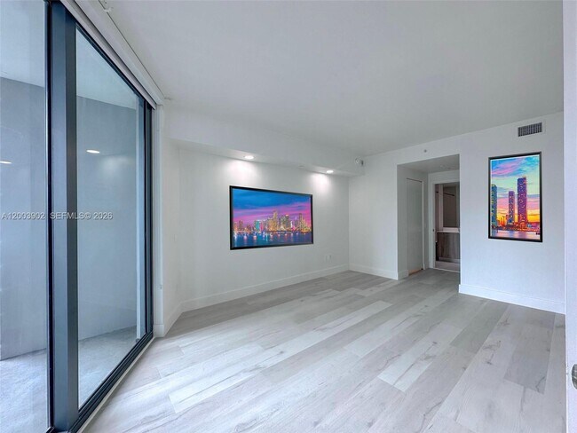 Building Photo - 501 NE 31st St