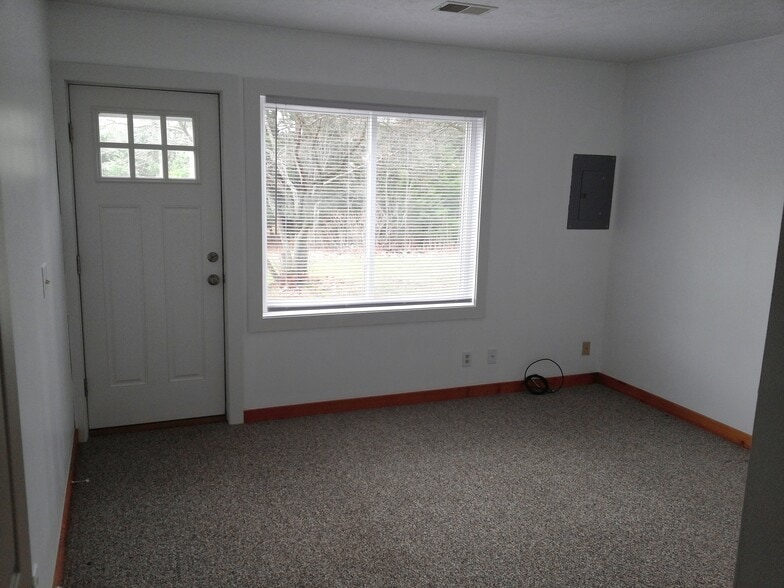 Family room - 4400 Manhattan W