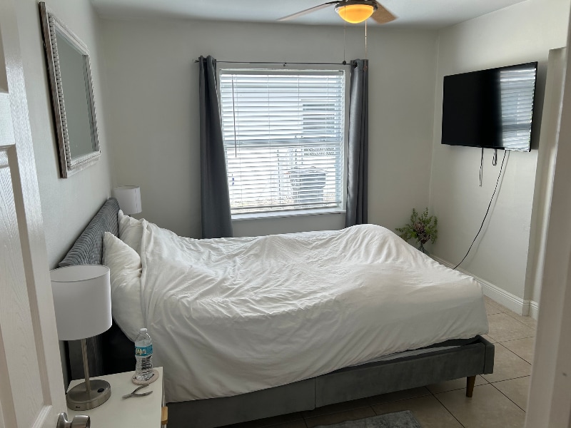 Building Photo - 230 SW 15th St