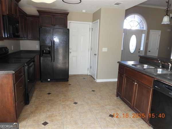 Building Photo - 172 Lincoln Way